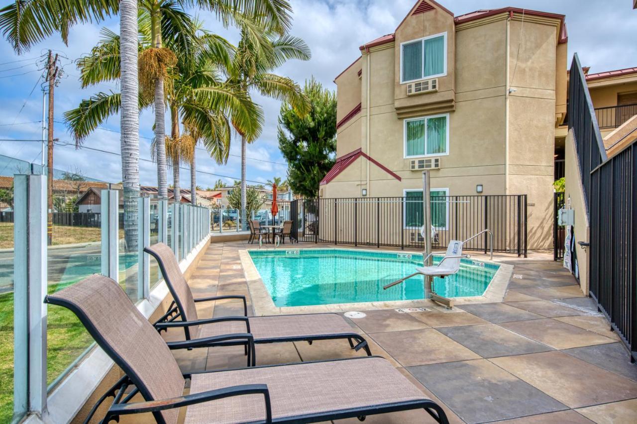 Days Inn By Wyndham Carlsbad Exteriér fotografie