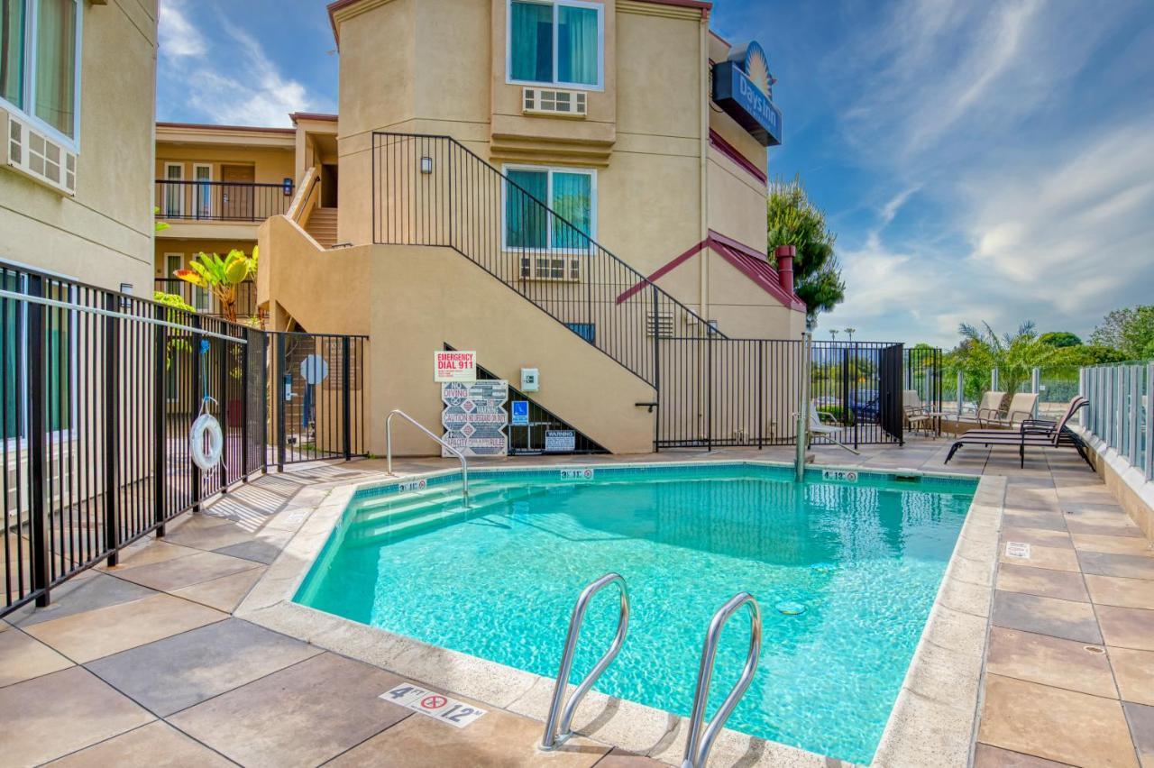 Days Inn By Wyndham Carlsbad Exteriér fotografie