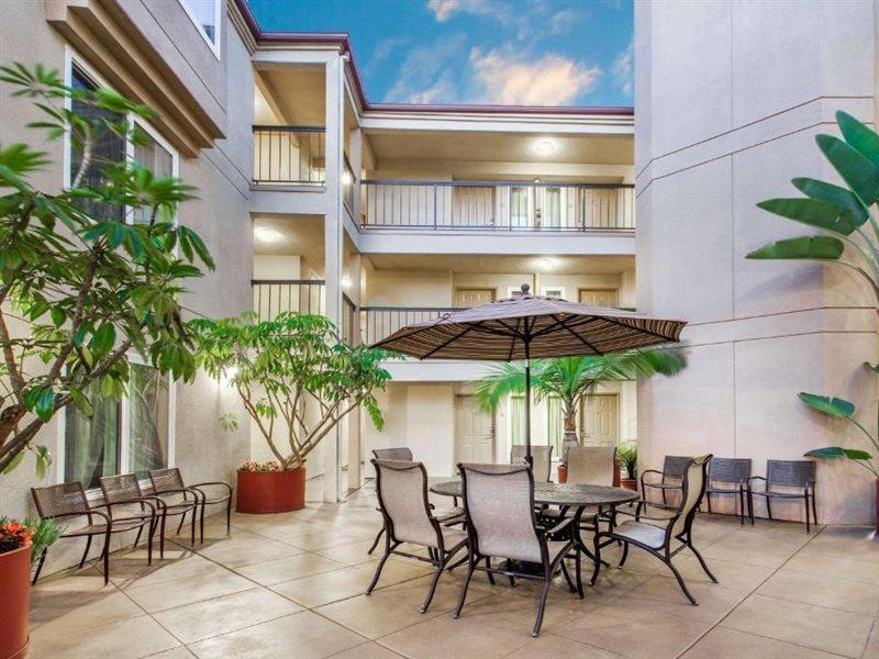 Days Inn By Wyndham Carlsbad Exteriér fotografie