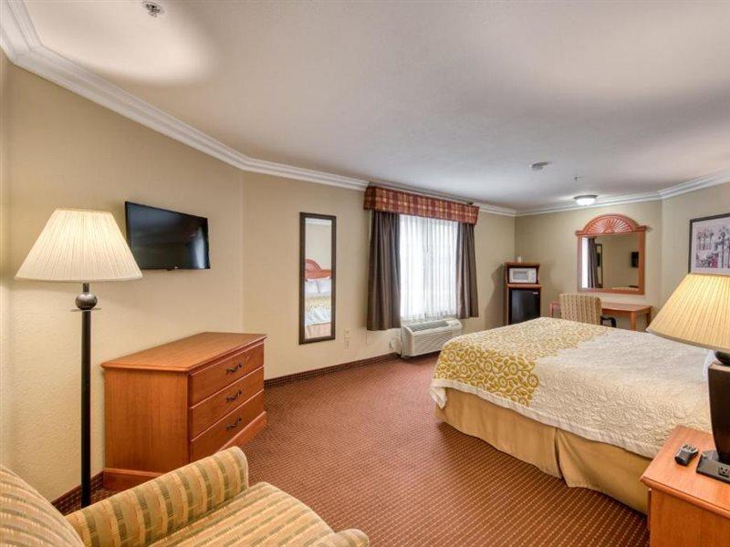 Days Inn By Wyndham Carlsbad Exteriér fotografie