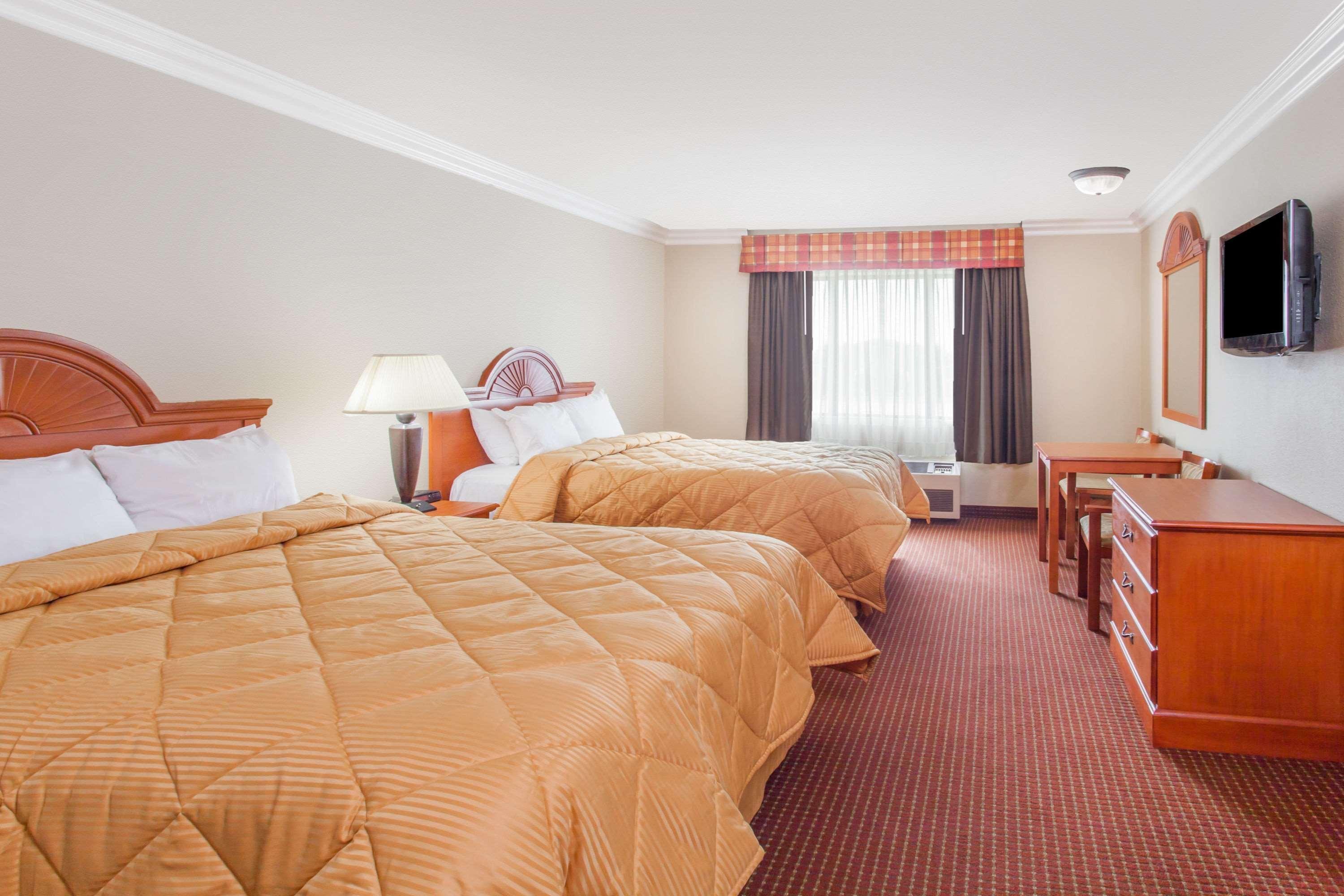 Days Inn By Wyndham Carlsbad Exteriér fotografie