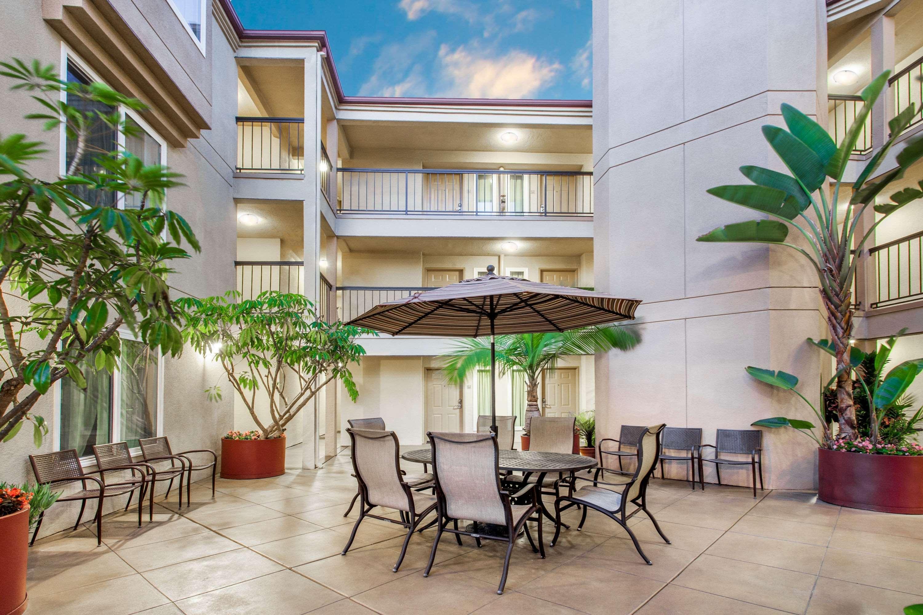 Days Inn By Wyndham Carlsbad Exteriér fotografie
