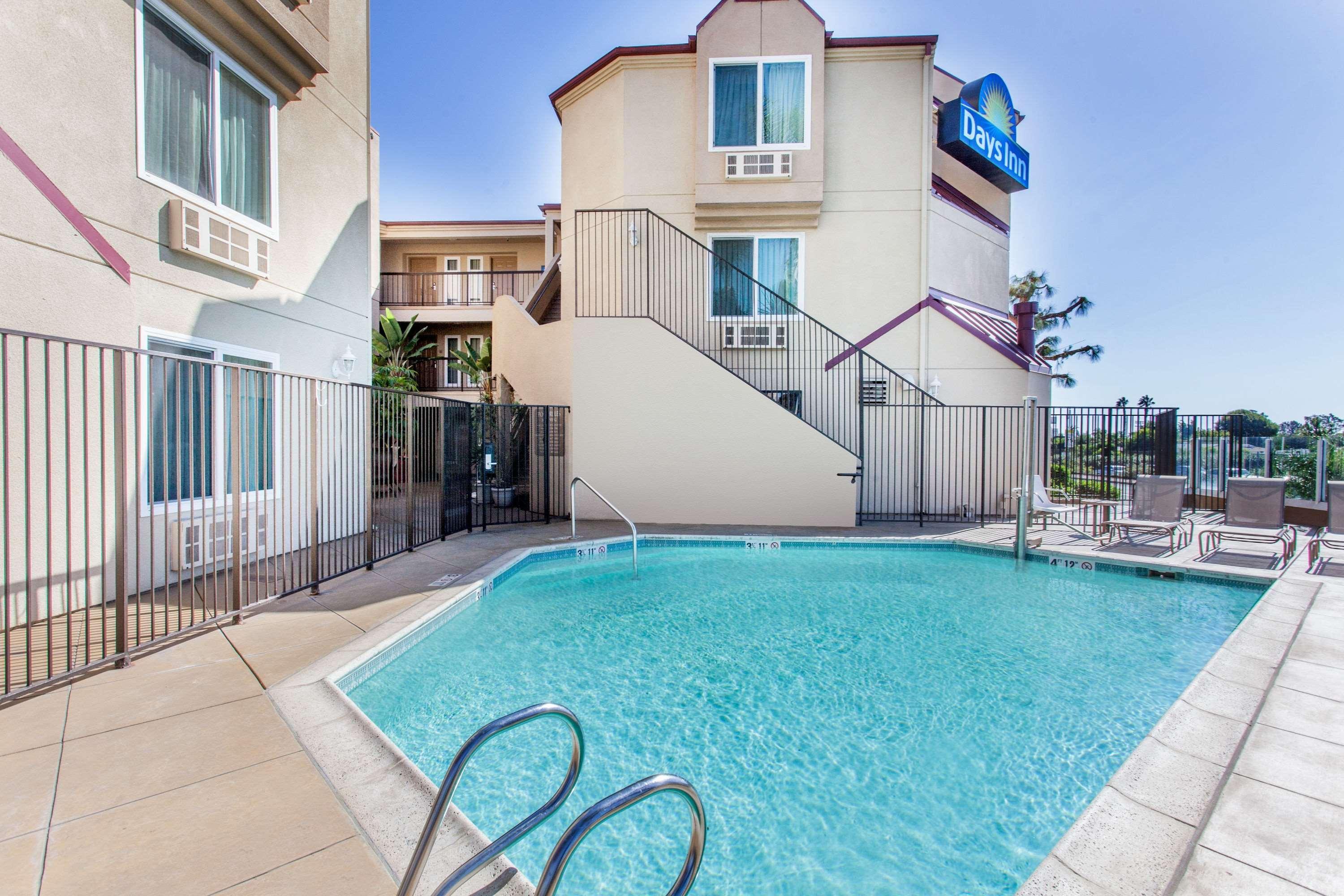Days Inn By Wyndham Carlsbad Exteriér fotografie