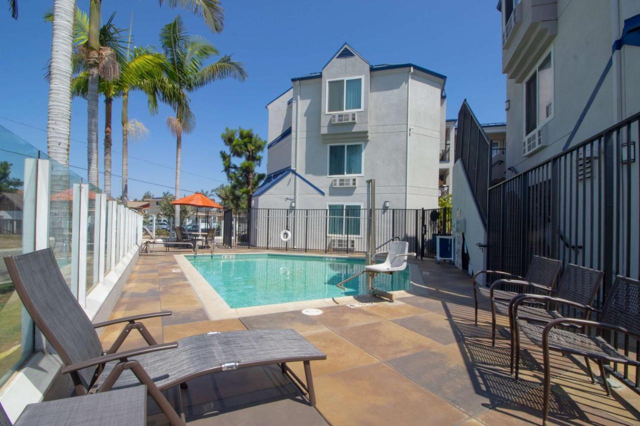 Days Inn By Wyndham Carlsbad Exteriér fotografie