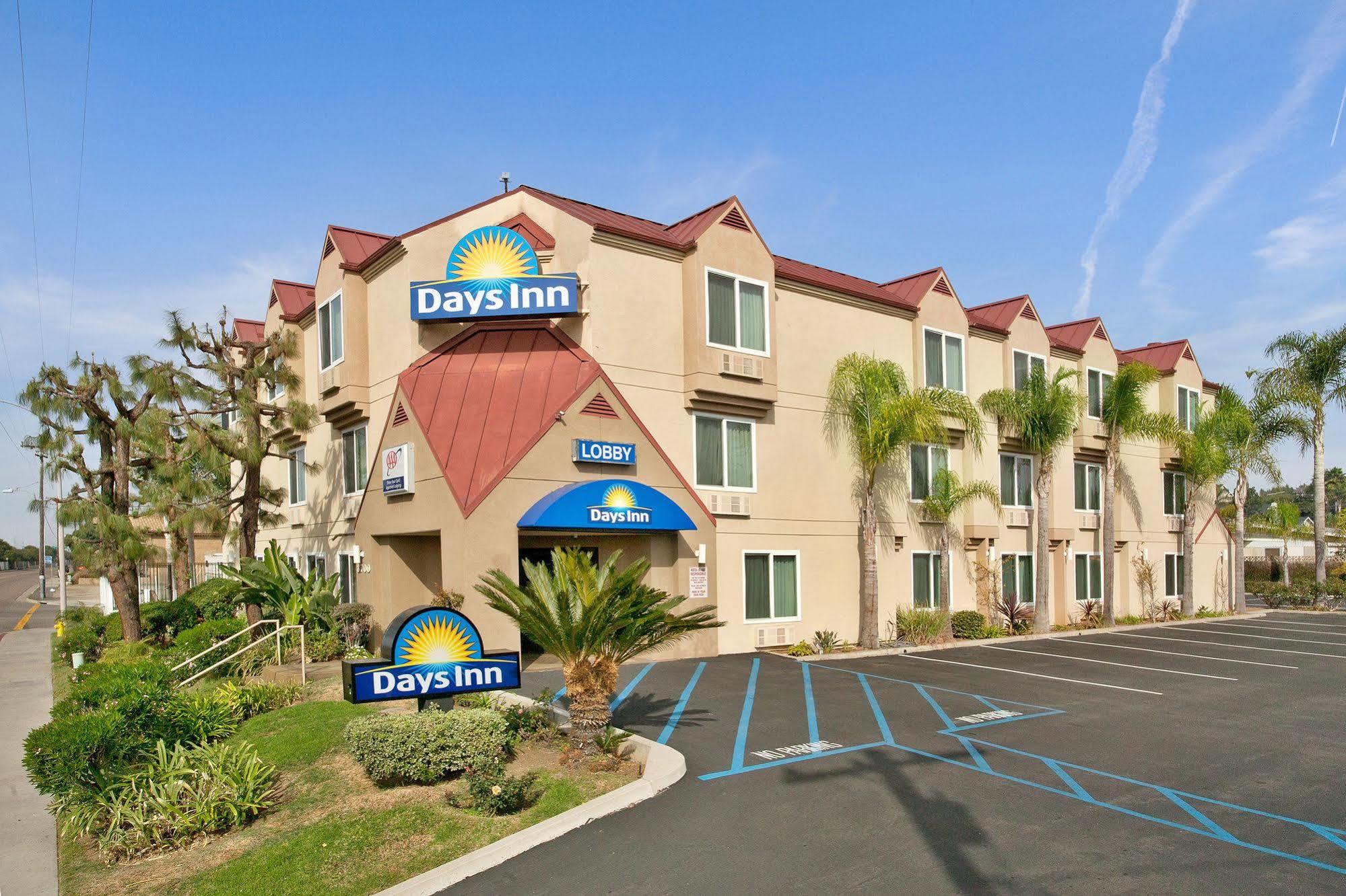 Days Inn By Wyndham Carlsbad Exteriér fotografie